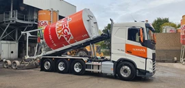 Terberg Techniek Baarlo heeft voor Terraq in Venlo een Volvo FH 8x4 voorzien van een 30 tonskabel silosysteem van VDL Container Systems bv