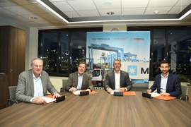 APM Terminals Maasvlakte II sluit uniek samenwerkingscontract met Embotech en Terberg voor de aanschaf én implementatie van 30 automatische elektrische terminaltrekkers
